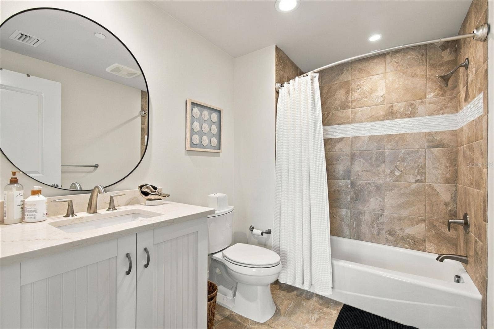 650 COLLANY ROAD, #406, Tierra Verde, FL 33715 Bedroom 3 Ensuite bathroom
