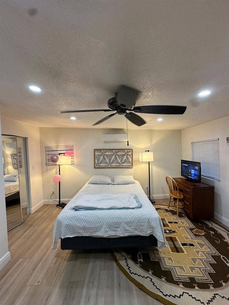 8923 N LYNN AVENUE, Tampa, FL 33604 8923 N LYNN AVENUE, Tampa, FL 33604