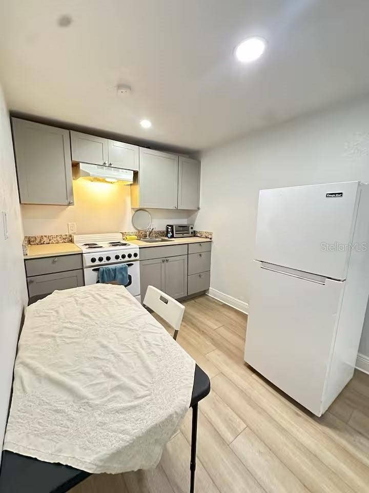 8923 N LYNN AVENUE, Tampa, FL 33604 8923 N LYNN AVENUE, Tampa, FL 33604