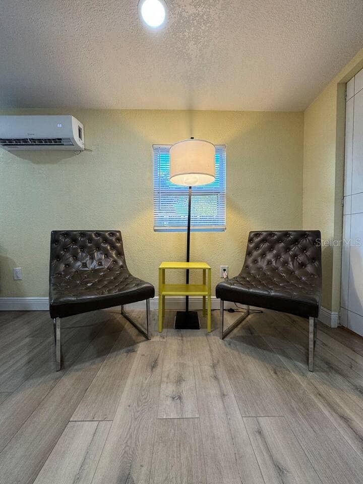 8923 N LYNN AVENUE, Tampa, FL 33604 8923 N LYNN AVENUE, Tampa, FL 33604