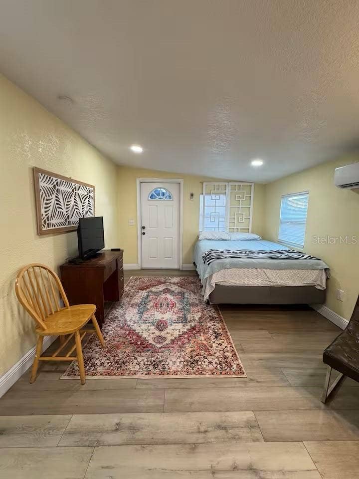8923 N LYNN AVENUE, Tampa, FL 33604 8923 N LYNN AVENUE, Tampa, FL 33604