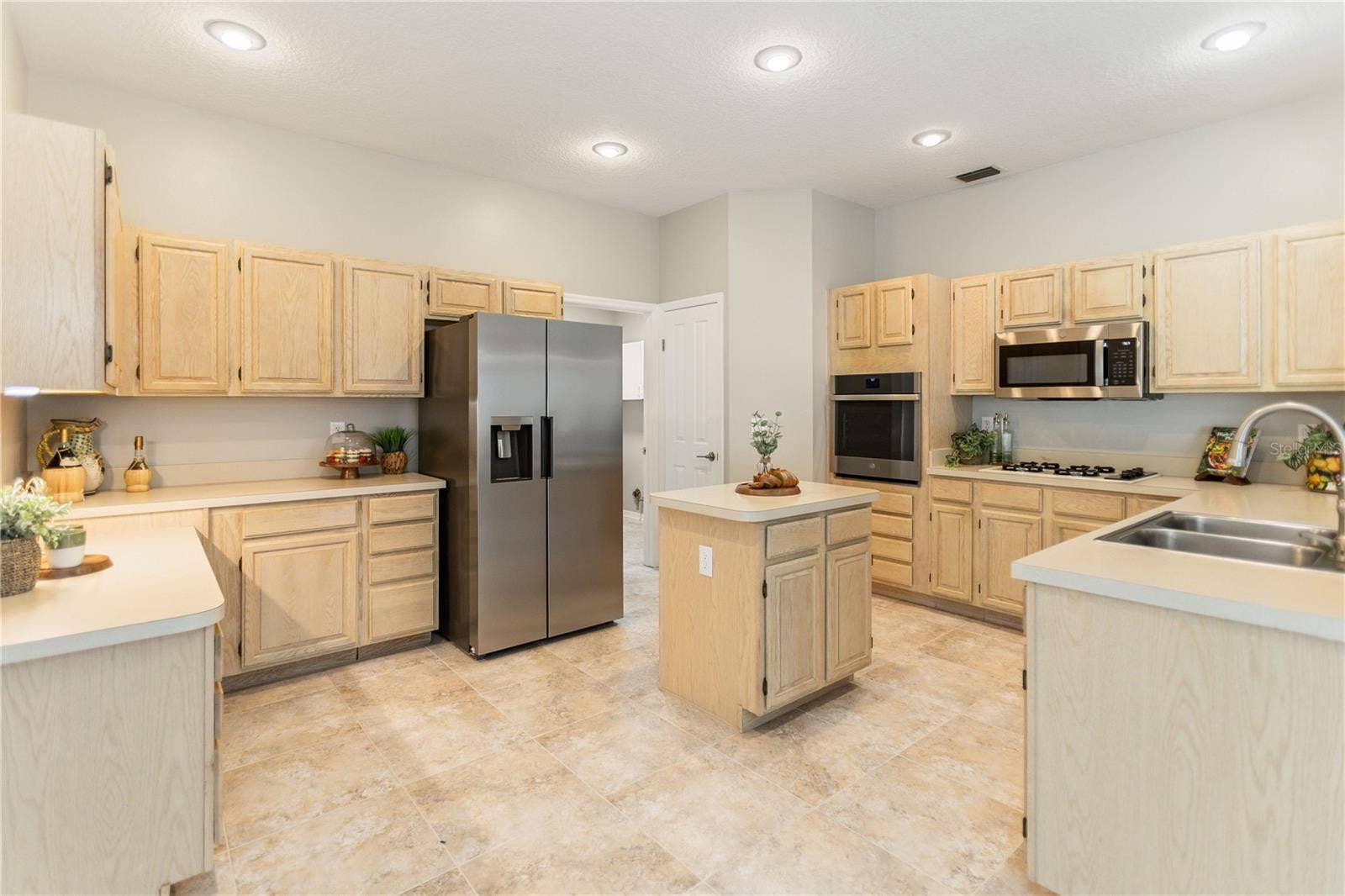 28402 OPENFIELD LOOP, Wesley Chapel, FL 33543