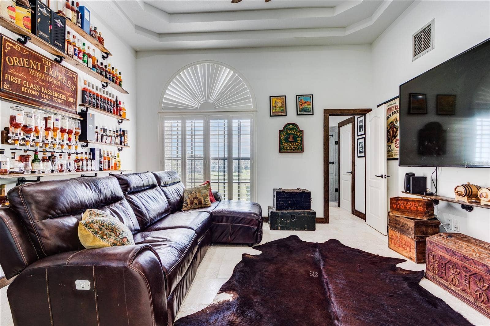 32305 PASCO ROAD, San Antonio, FL 33576 Complete with en-suite bathroom!
