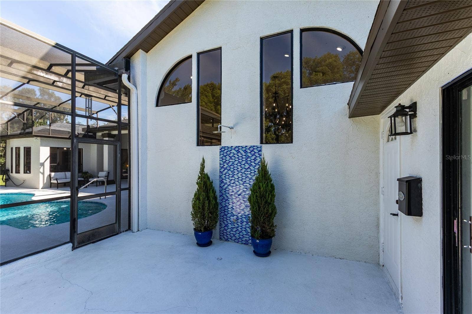 32305 PASCO ROAD, San Antonio, FL 33576 Outdoor shower!