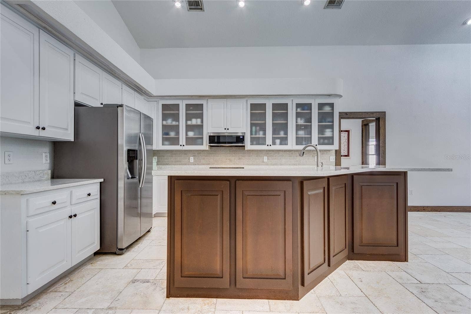 32305 PASCO ROAD, San Antonio, FL 33576 Large bar top for entertaining!