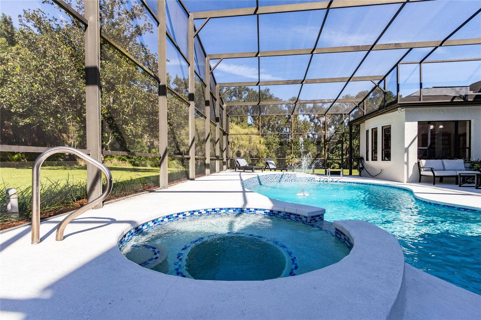 32305 PASCO ROAD, San Antonio, FL 33576 Spa/pool combo!