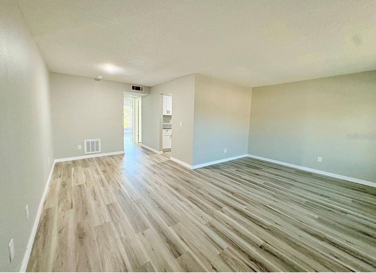 9005 TUDOR DRIVE, #H105, Tampa, FL 33615 9005 TUDOR DRIVE, #H105, Tampa, FL 33615