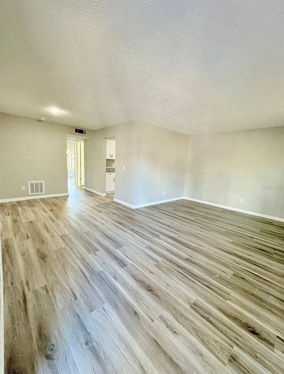 9005 TUDOR DRIVE, #H105, Tampa, FL 33615 9005 TUDOR DRIVE, #H105, Tampa, FL 33615