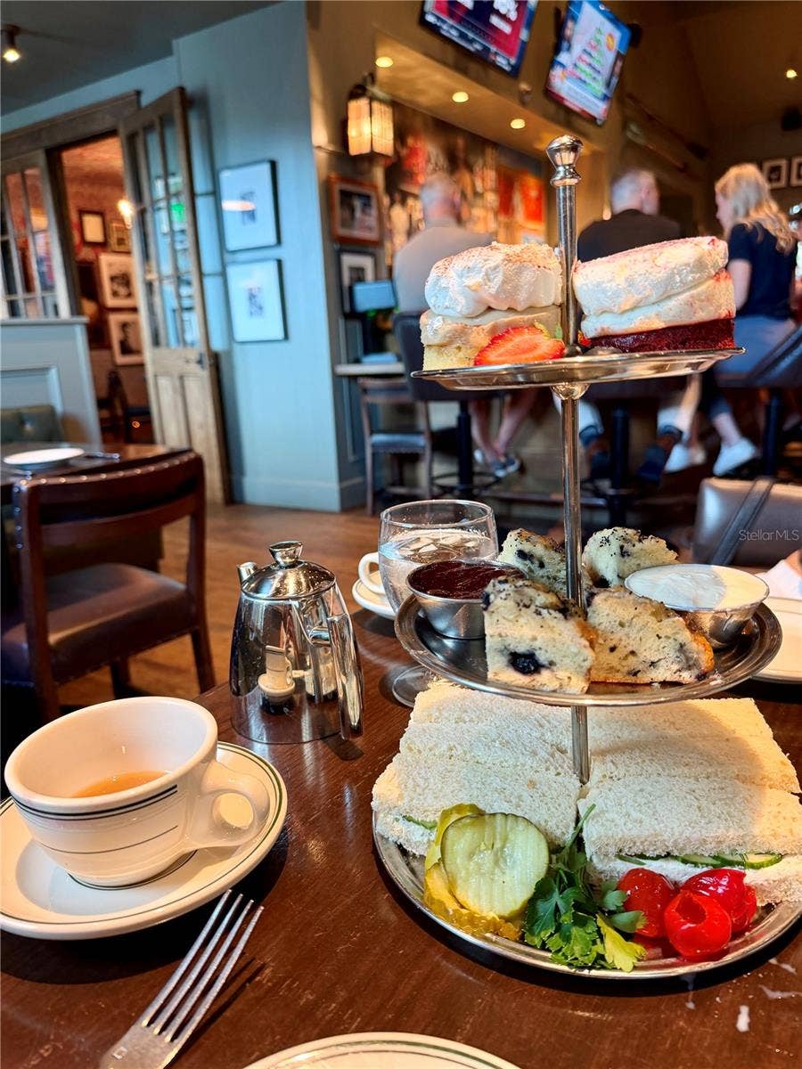 3100 W PAUL AVENUE, #2, Tampa, FL 33611 Afternoon Tea