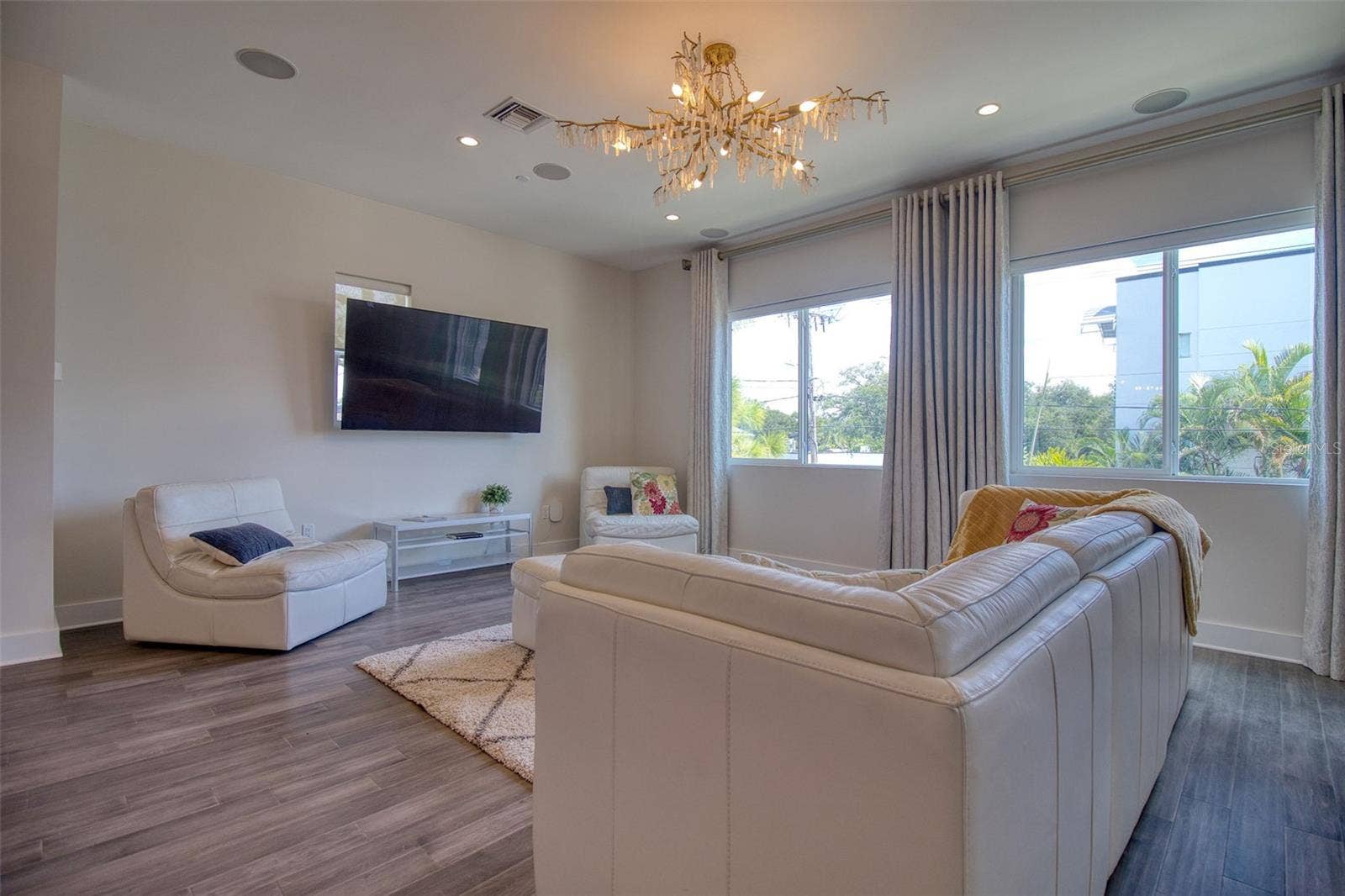 3100 W PAUL AVENUE, #2, Tampa, FL 33611 3100 W PAUL AVENUE, #2, Tampa, FL 33611