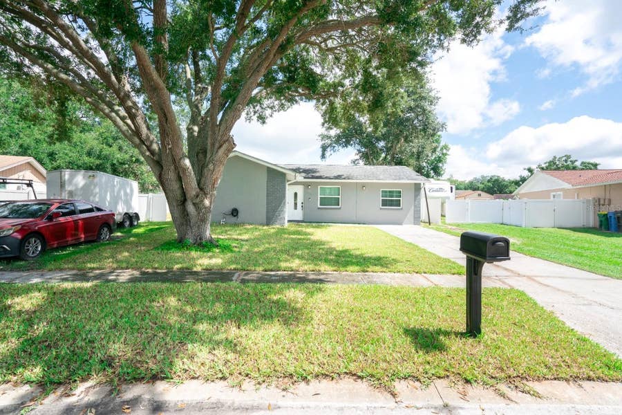 Property photo for 13915 BRIDGEPORT DRIVE, Tampa, FL