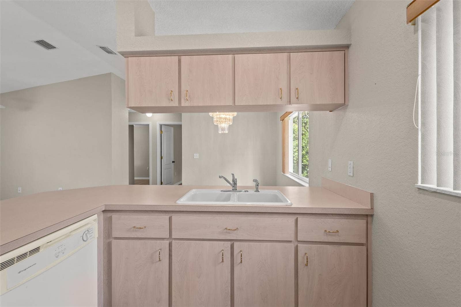 7399 TANAWANDA TRAIL, Spring Hill, FL 34606 7399 TANAWANDA TRAIL, Spring Hill, FL 34606