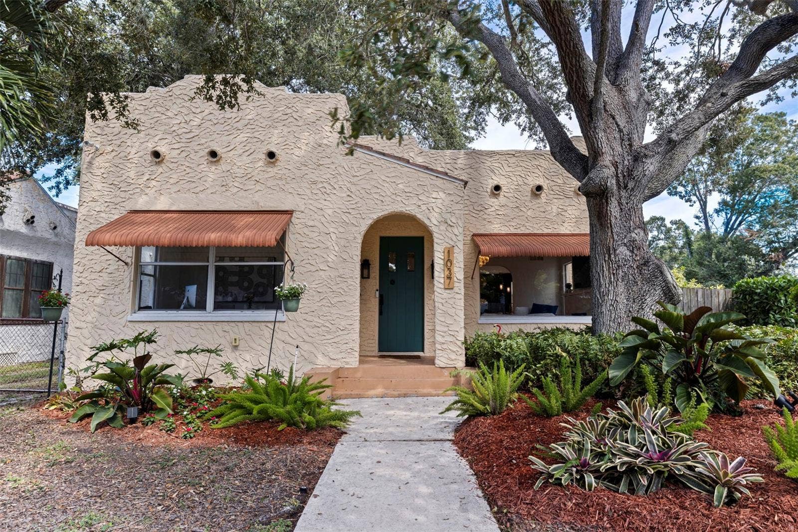 1037 51ST AVENUE N, St Petersburg, FL 33703