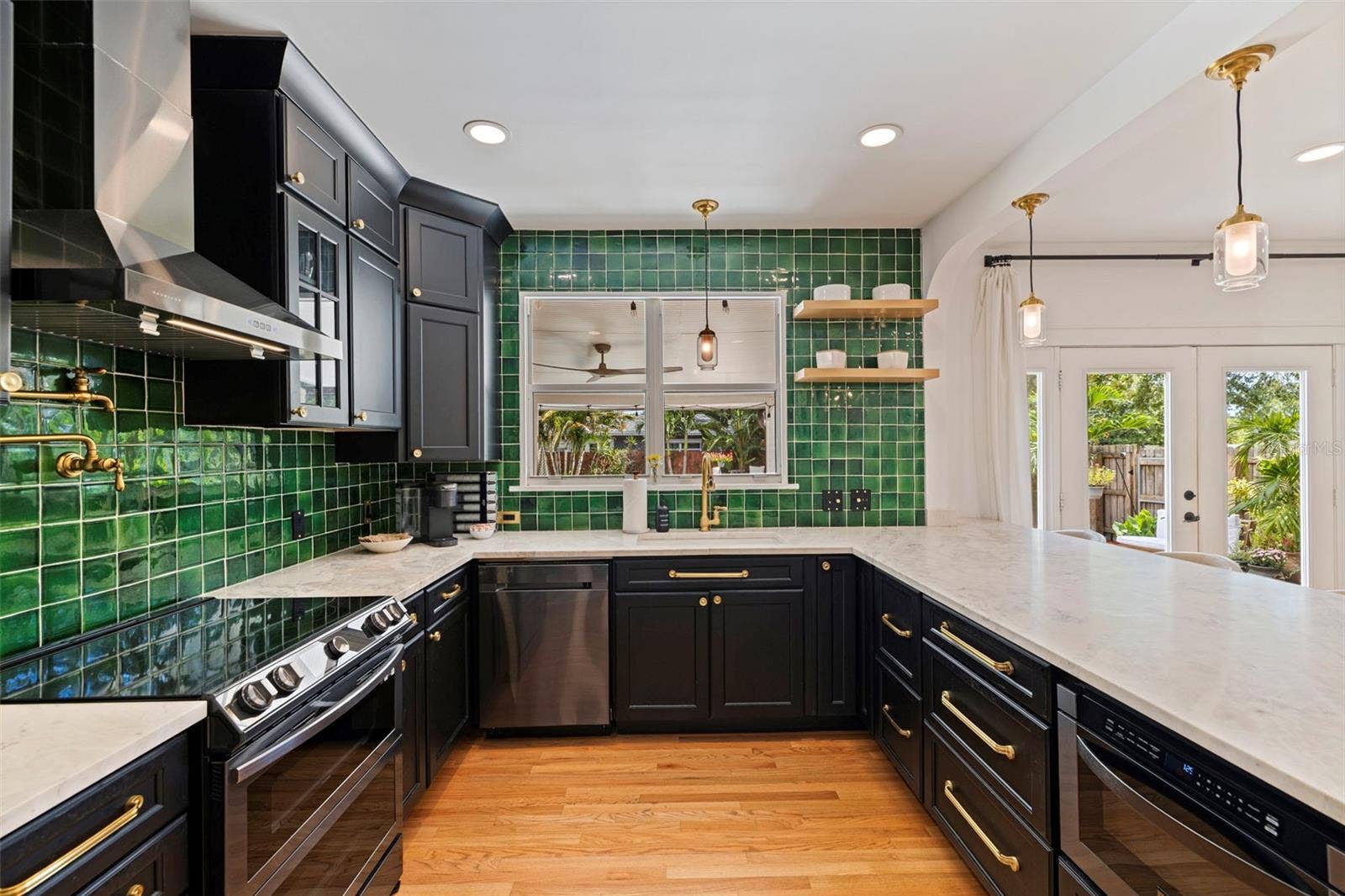 1037 51ST AVENUE N, St Petersburg, FL 33703