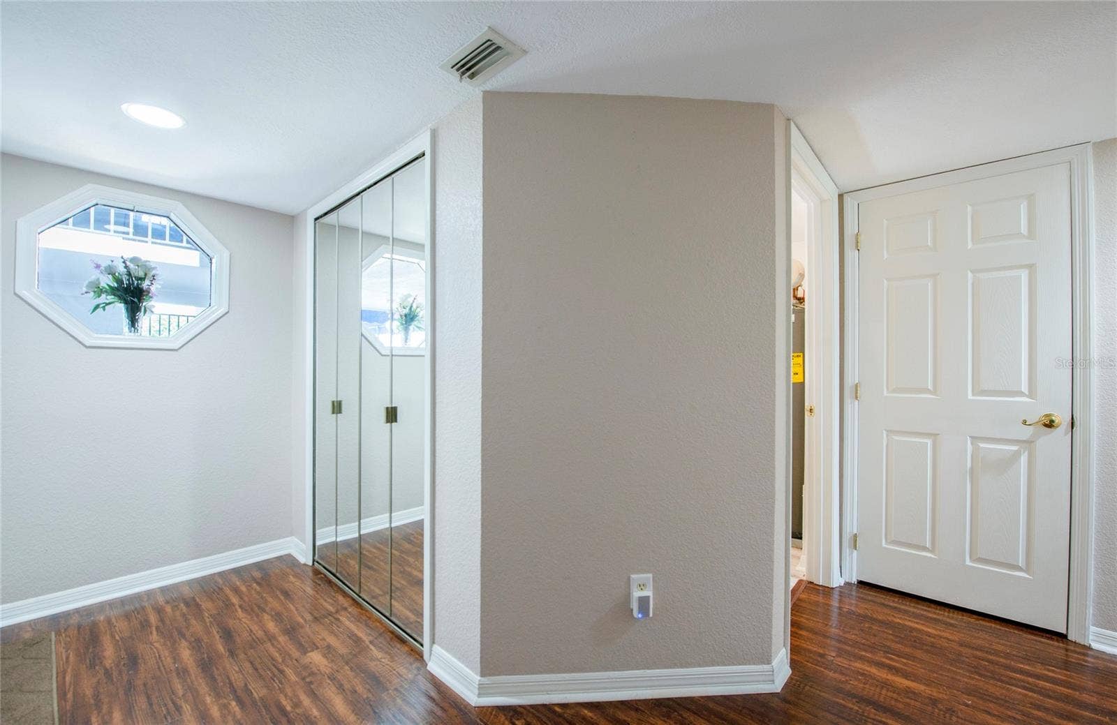 9200 PARK BOULEVARD, #105, Seminole, FL 33777 9200 PARK BOULEVARD, #105, Seminole, FL 33777