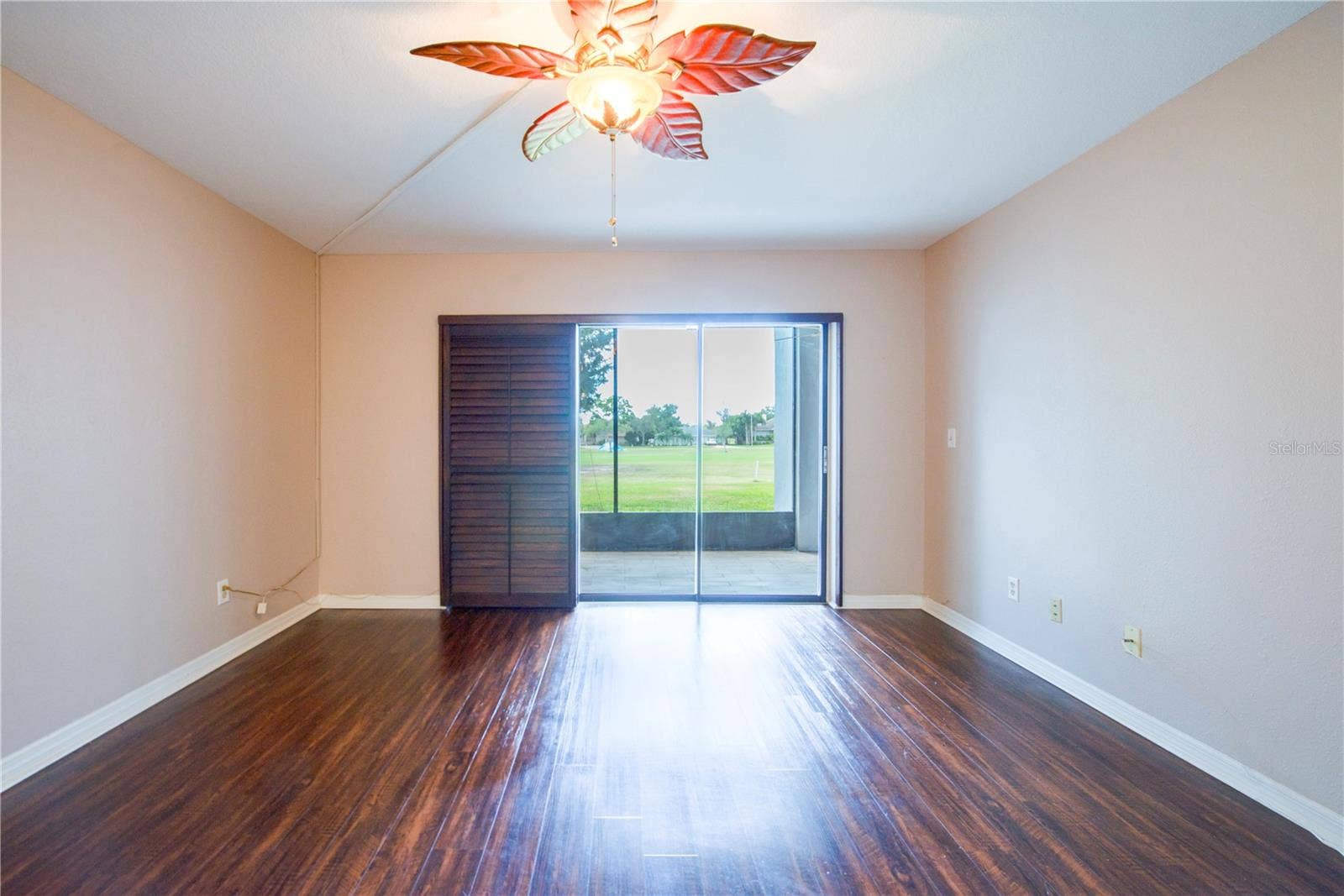 9200 PARK BOULEVARD, #105, Seminole, FL 33777 Primary Suite overlooking the golf course