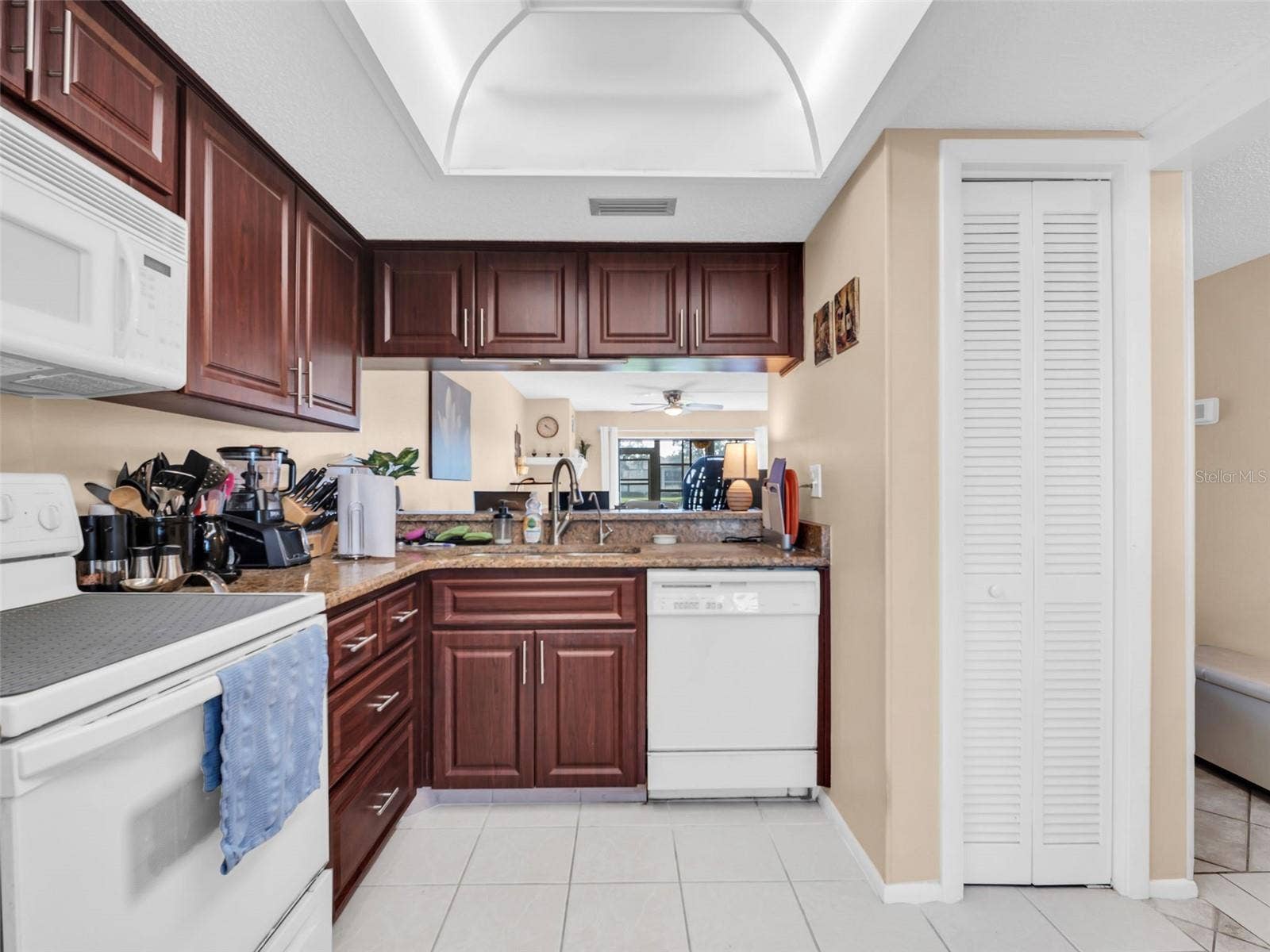 151 LAKEVIEW WAY, #151, Oldsmar, FL 34677