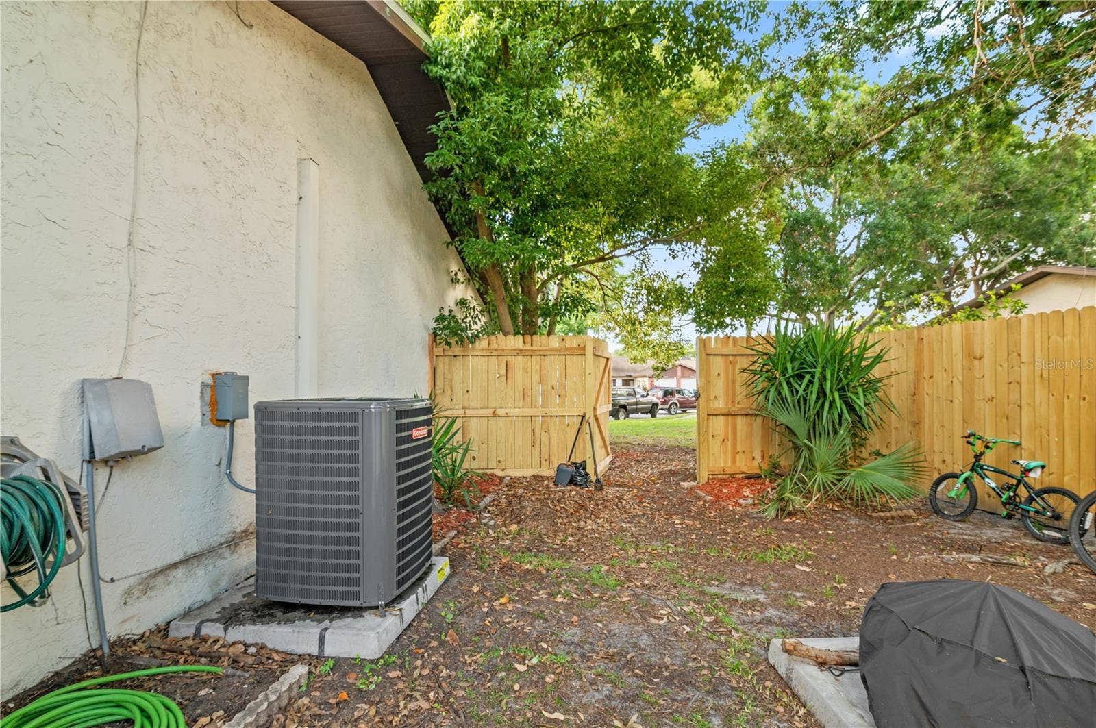 2031 DOVER COURT, Oldsmar, FL 34677 2031 DOVER COURT, Oldsmar, FL 34677