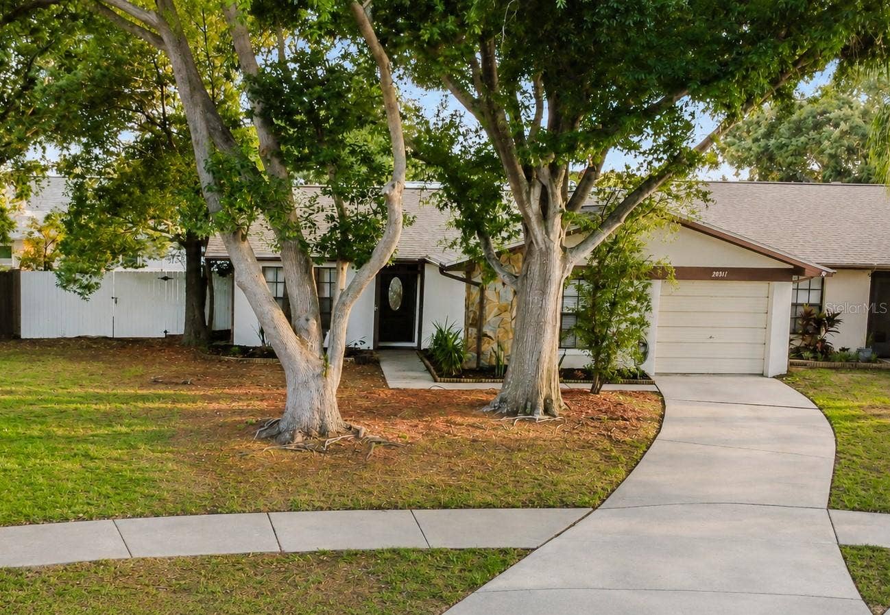2031 DOVER COURT, Oldsmar, FL 34677 2031 DOVER COURT, Oldsmar, FL 34677