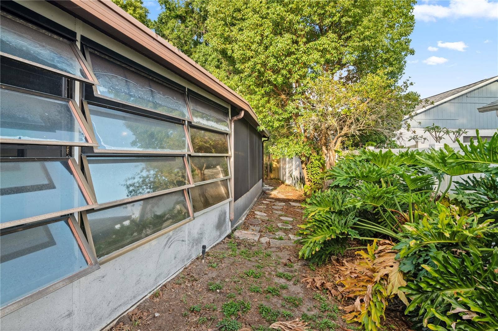 2031 DOVER COURT, Oldsmar, FL 34677 2031 DOVER COURT, Oldsmar, FL 34677