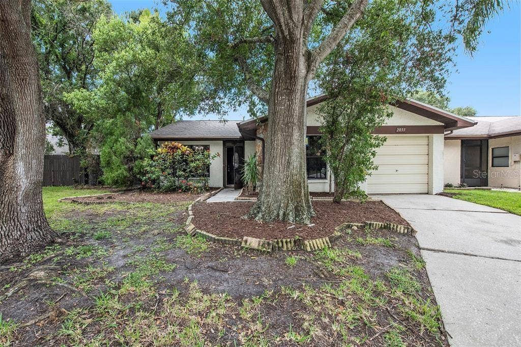2031 DOVER COURT, Oldsmar, FL 34677 Front of the house