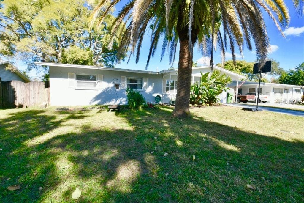 2310 25TH AVENUE W, Bradenton, FL 34205 2310 25TH AVENUE W, Bradenton, FL 34205