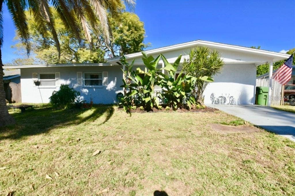 2310 25TH AVENUE W, Bradenton, FL 34205 2310 25TH AVENUE W, Bradenton, FL 34205