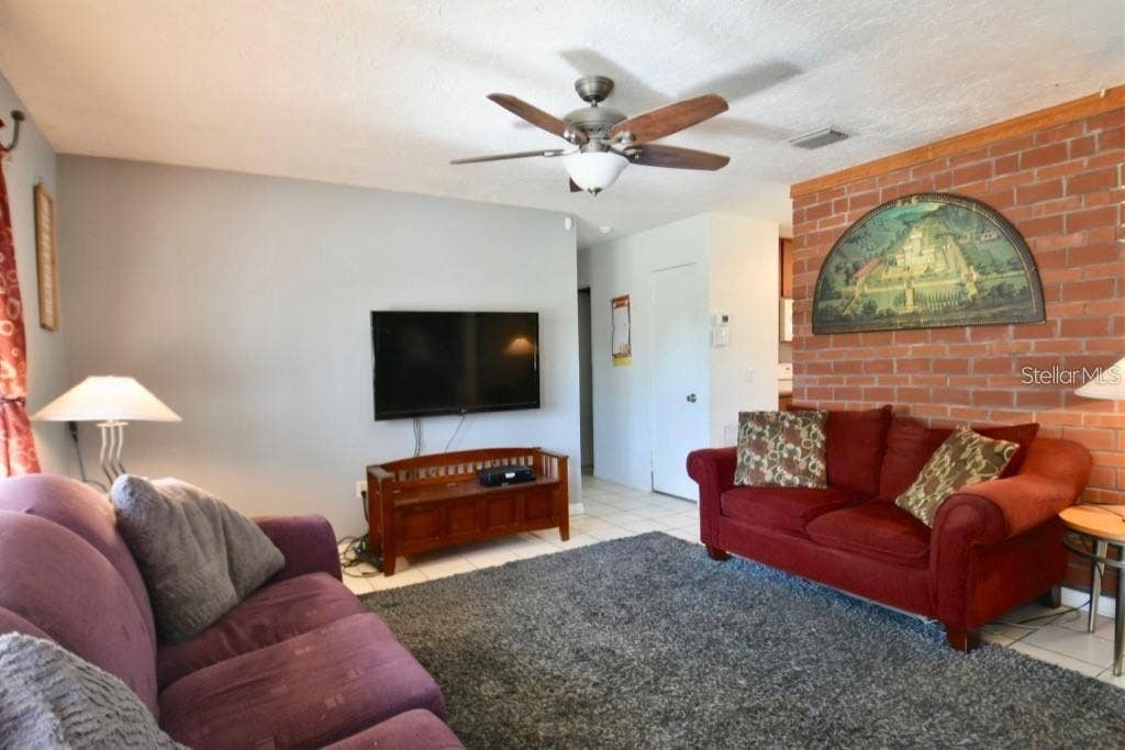 2310 25TH AVENUE W, Bradenton, FL 34205 2310 25TH AVENUE W, Bradenton, FL 34205