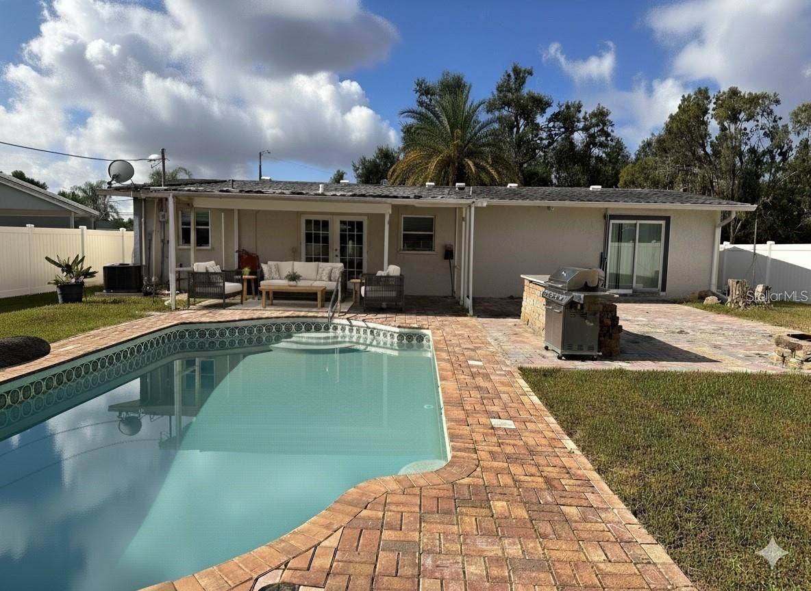 2310 25TH AVENUE W, Bradenton, FL 34205 2310 25TH AVENUE W, Bradenton, FL 34205