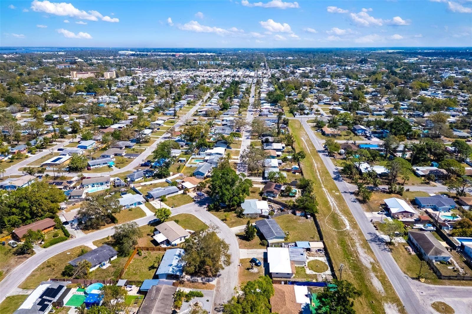 2310 25TH AVENUE W, Bradenton, FL 34205 2310 25TH AVENUE W, Bradenton, FL 34205