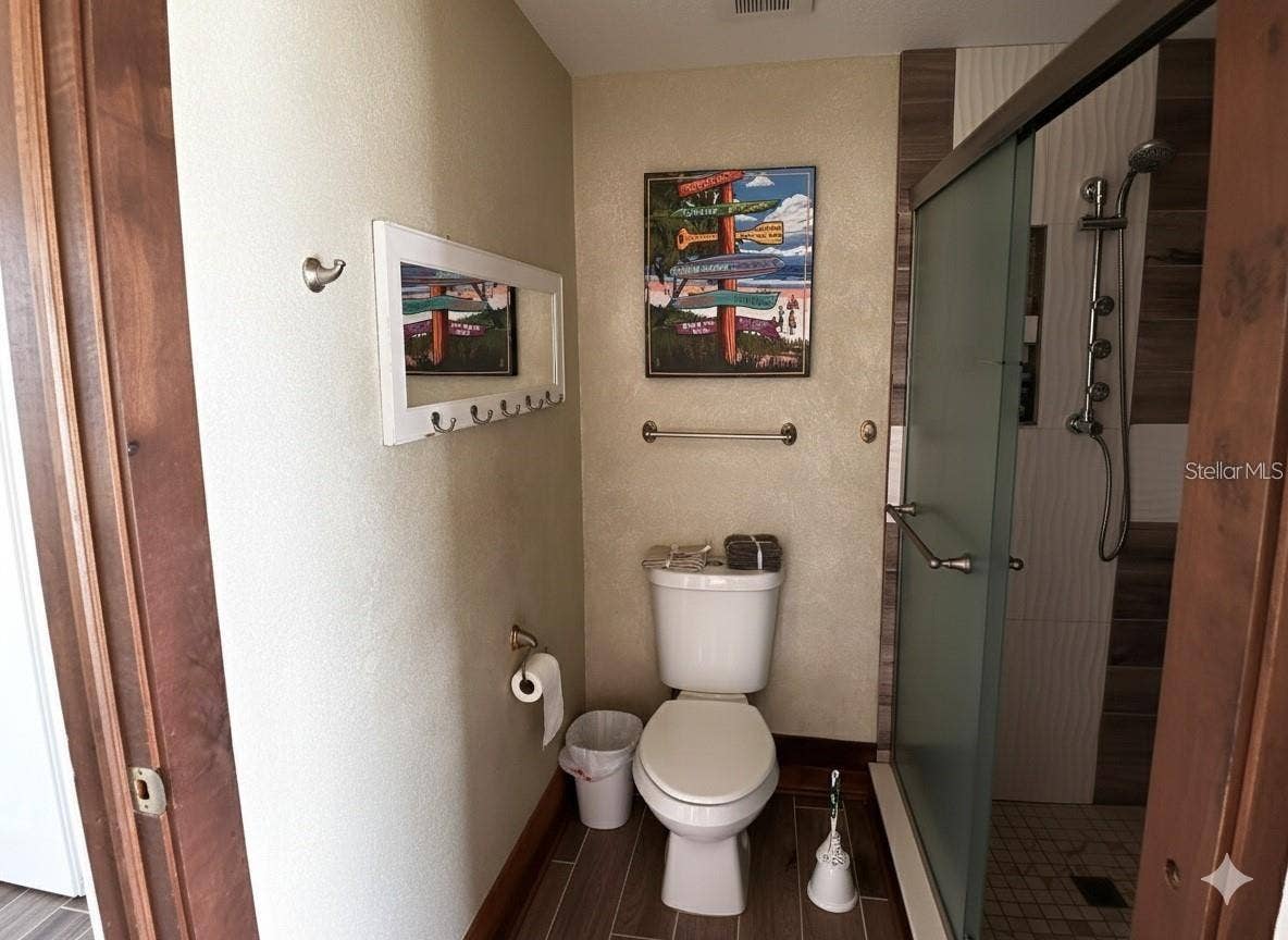 2310 25TH AVENUE W, Bradenton, FL 34205 2310 25TH AVENUE W, Bradenton, FL 34205