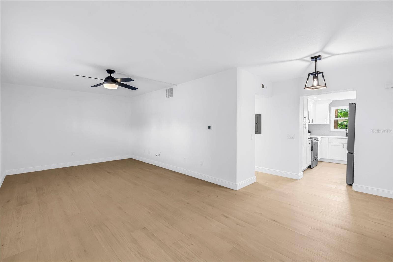 3575 GULF BOULEVARD, #103, St Pete Beach, FL 33706 3575 GULF BOULEVARD, #103, St Pete Beach, FL 33706