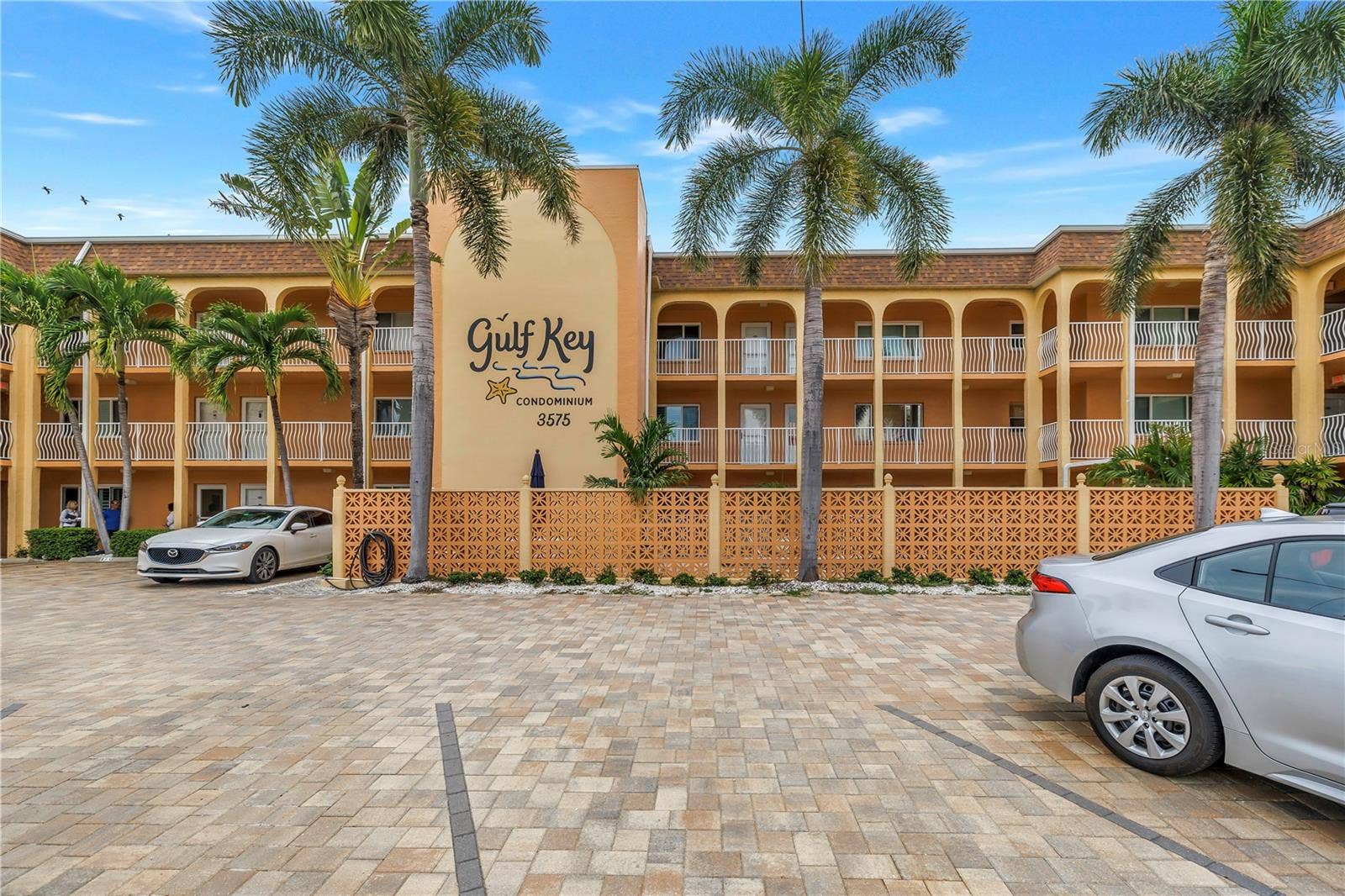 3575 GULF BOULEVARD, #103, St Pete Beach, FL 33706 3575 GULF BOULEVARD, #103, St Pete Beach, FL 33706