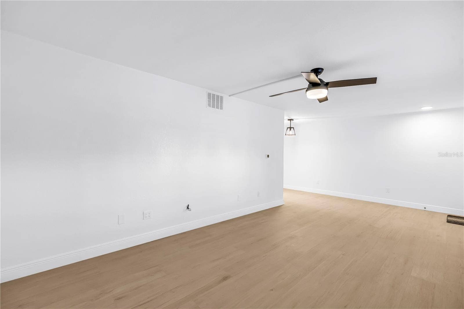 3575 GULF BOULEVARD, #103, St Pete Beach, FL 33706 3575 GULF BOULEVARD, #103, St Pete Beach, FL 33706