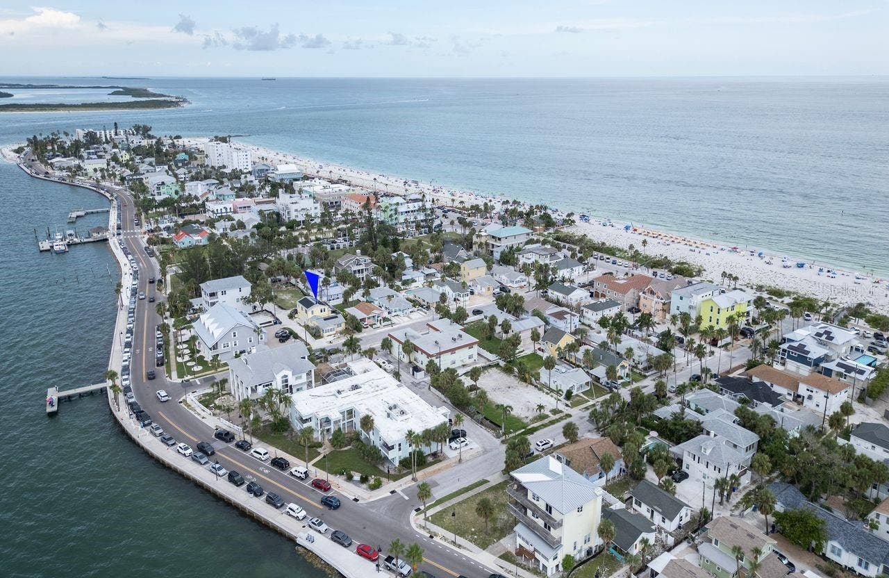 102 11TH AVENUE, St Pete Beach, FL 33706 102 11TH AVENUE, St Pete Beach, FL 33706