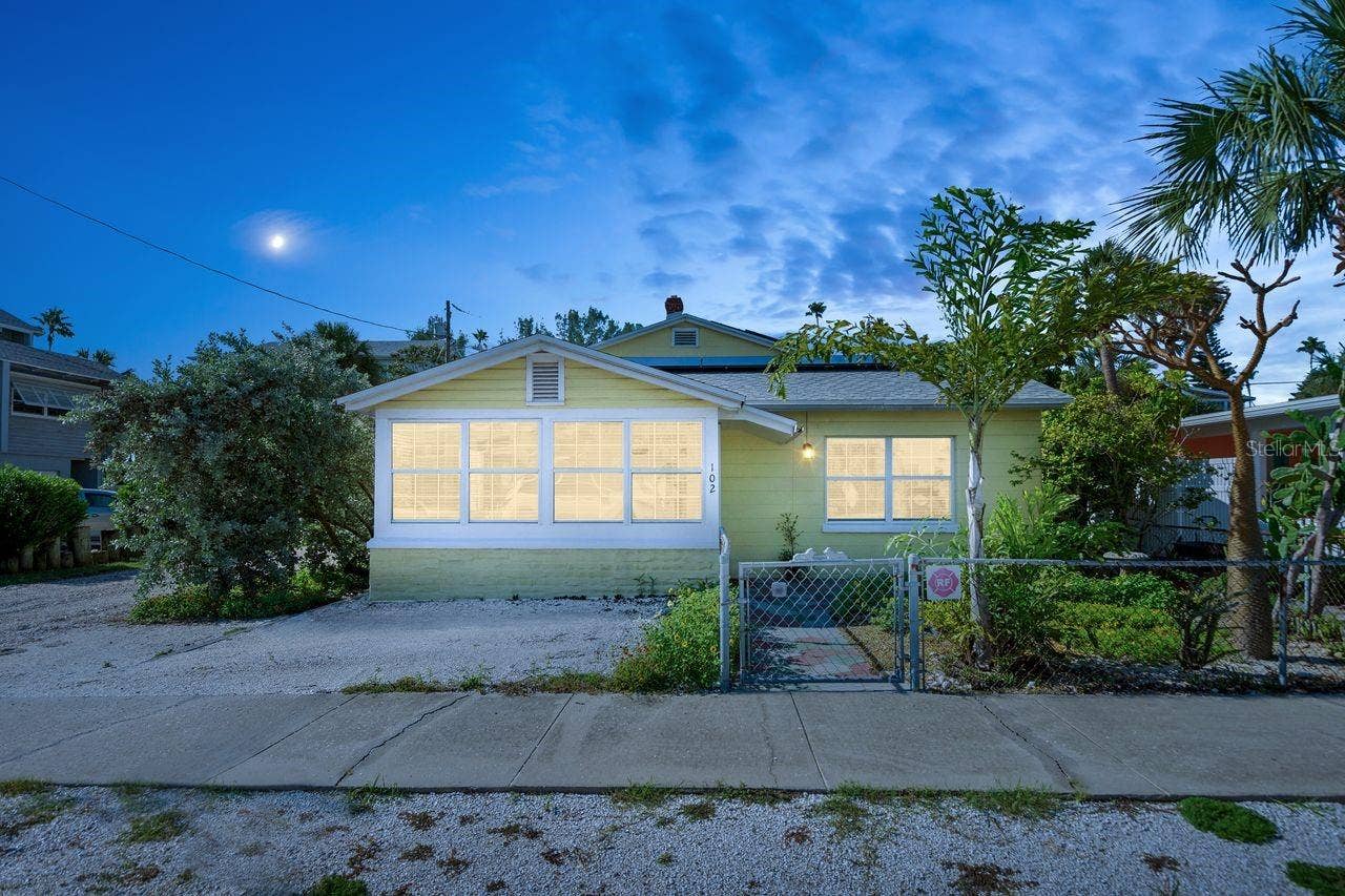 102 11TH AVENUE, St Pete Beach, FL 33706 102 11TH AVENUE, St Pete Beach, FL 33706