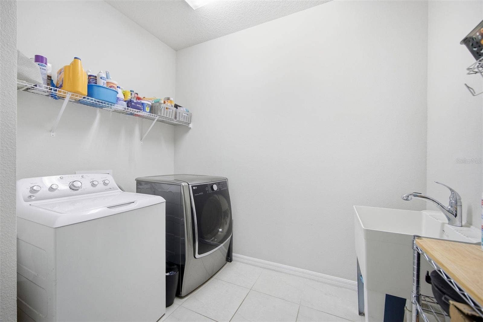 19271 MOSSY PINE DRIVE, Tampa, FL 33647 Laundry Room