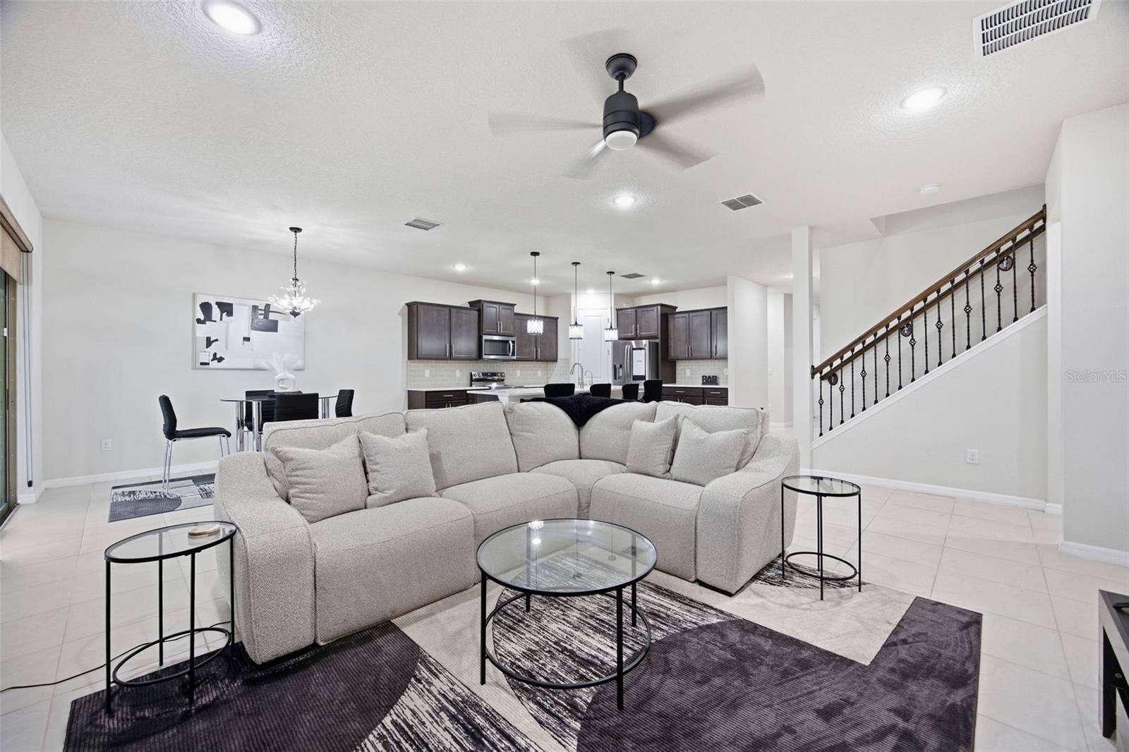19271 MOSSY PINE DRIVE, Tampa, FL 33647 Living room