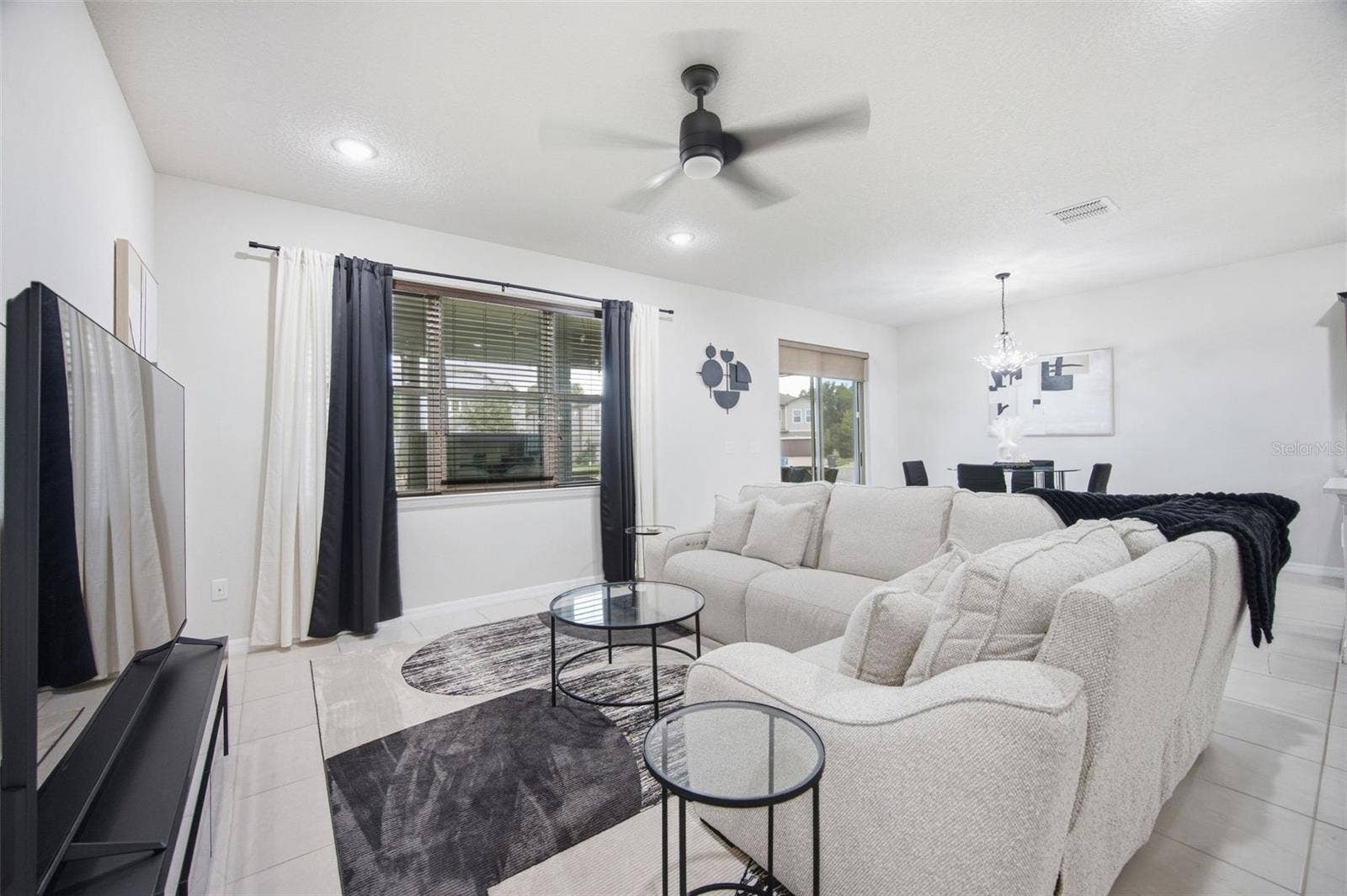 19271 MOSSY PINE DRIVE, Tampa, FL 33647 Living room