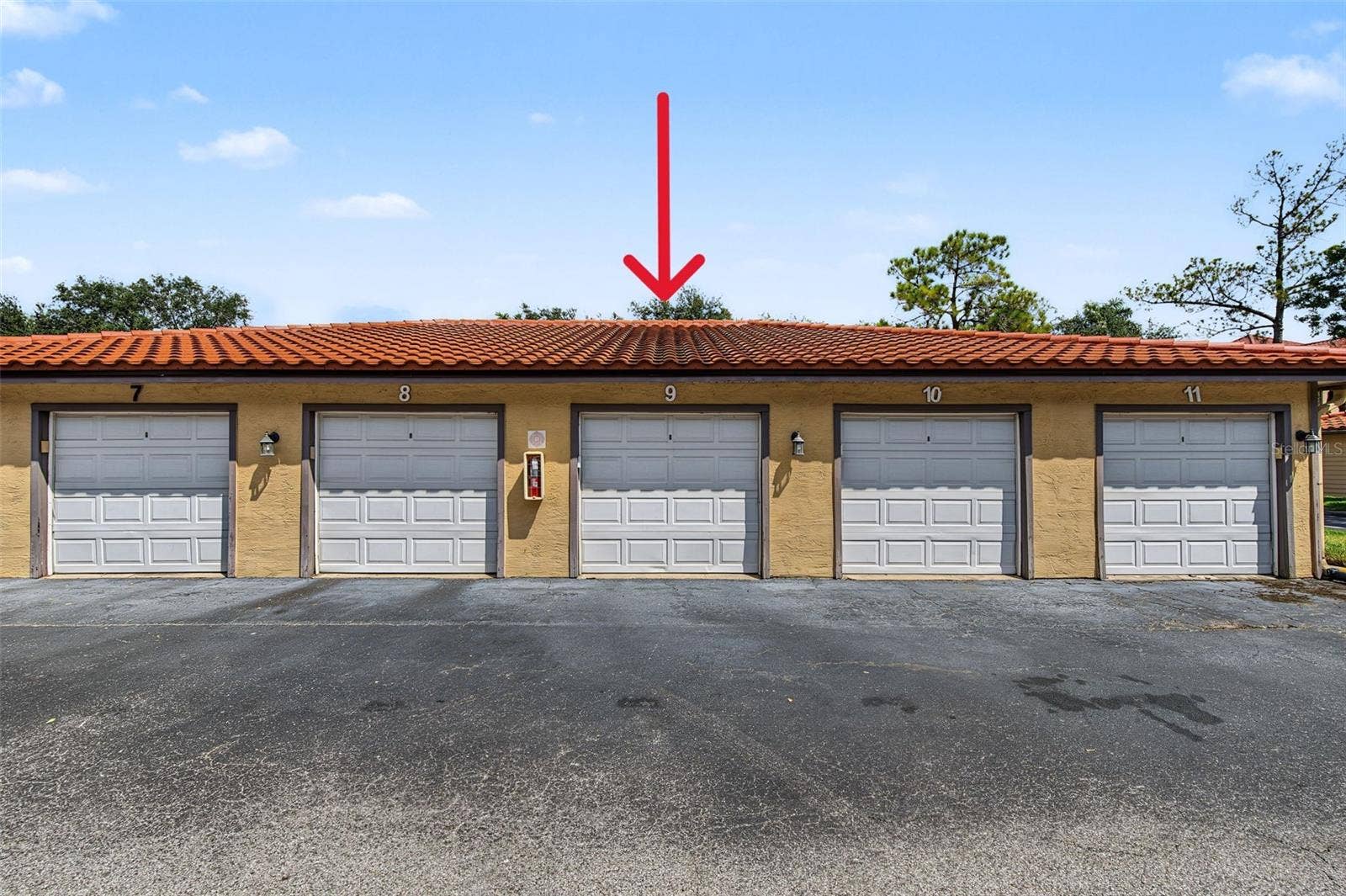 2400 FEATHER SOUND DRIVE, #123, Clearwater, FL 33762 Garage #9 Included