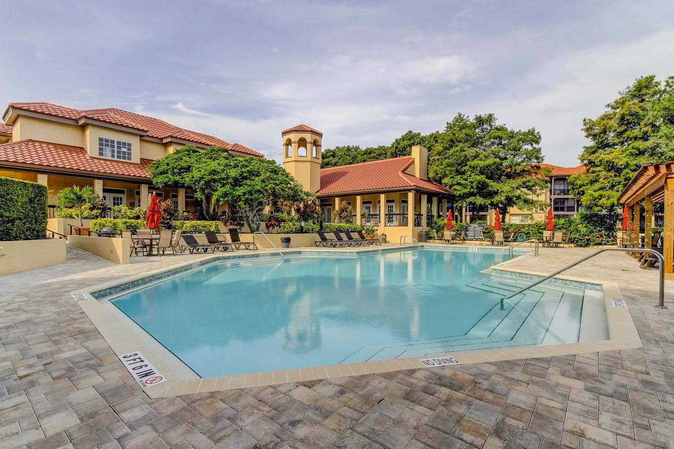 2400 FEATHER SOUND DRIVE, #123, Clearwater, FL 33762 Resort Style Pool