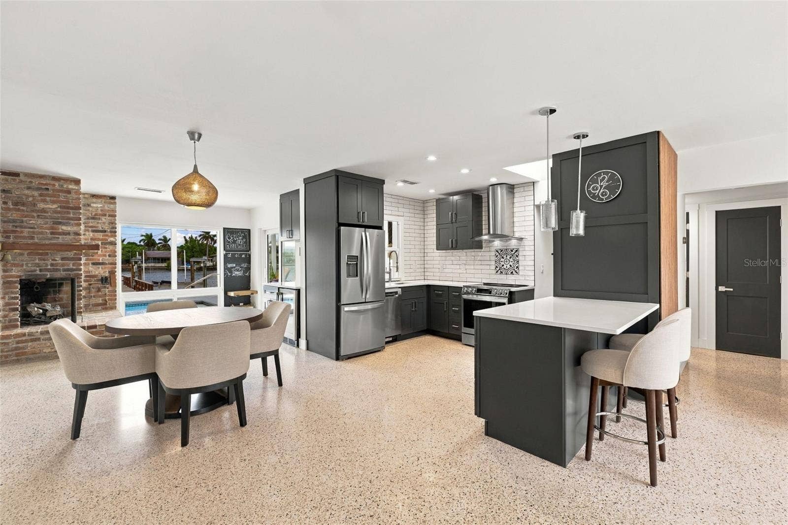 2440 S SHORE DRIVE SE, St Petersburg, FL 33705 2440 S SHORE DRIVE SE, St Petersburg, FL 33705