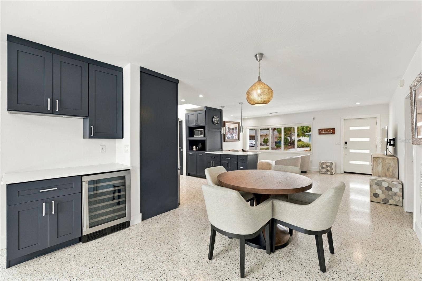 2440 S SHORE DRIVE SE, St Petersburg, FL 33705 2440 S SHORE DRIVE SE, St Petersburg, FL 33705