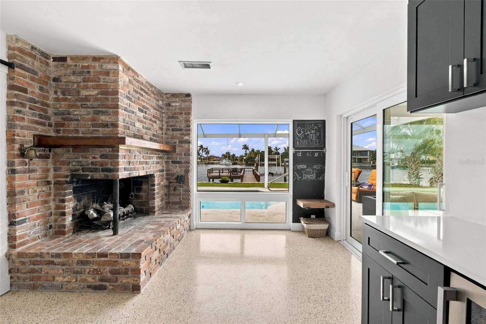 2440 S SHORE DRIVE SE, St Petersburg, FL 33705 2440 S SHORE DRIVE SE, St Petersburg, FL 33705