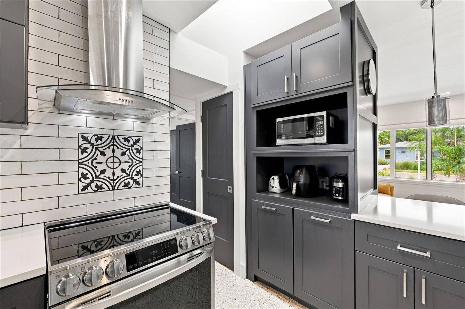 2440 S SHORE DRIVE SE, St Petersburg, FL 33705 2440 S SHORE DRIVE SE, St Petersburg, FL 33705