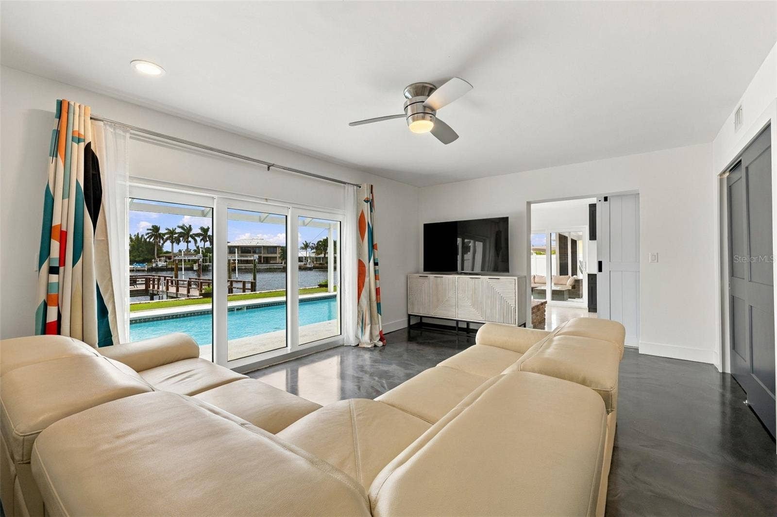 2440 S SHORE DRIVE SE, St Petersburg, FL 33705 2440 S SHORE DRIVE SE, St Petersburg, FL 33705