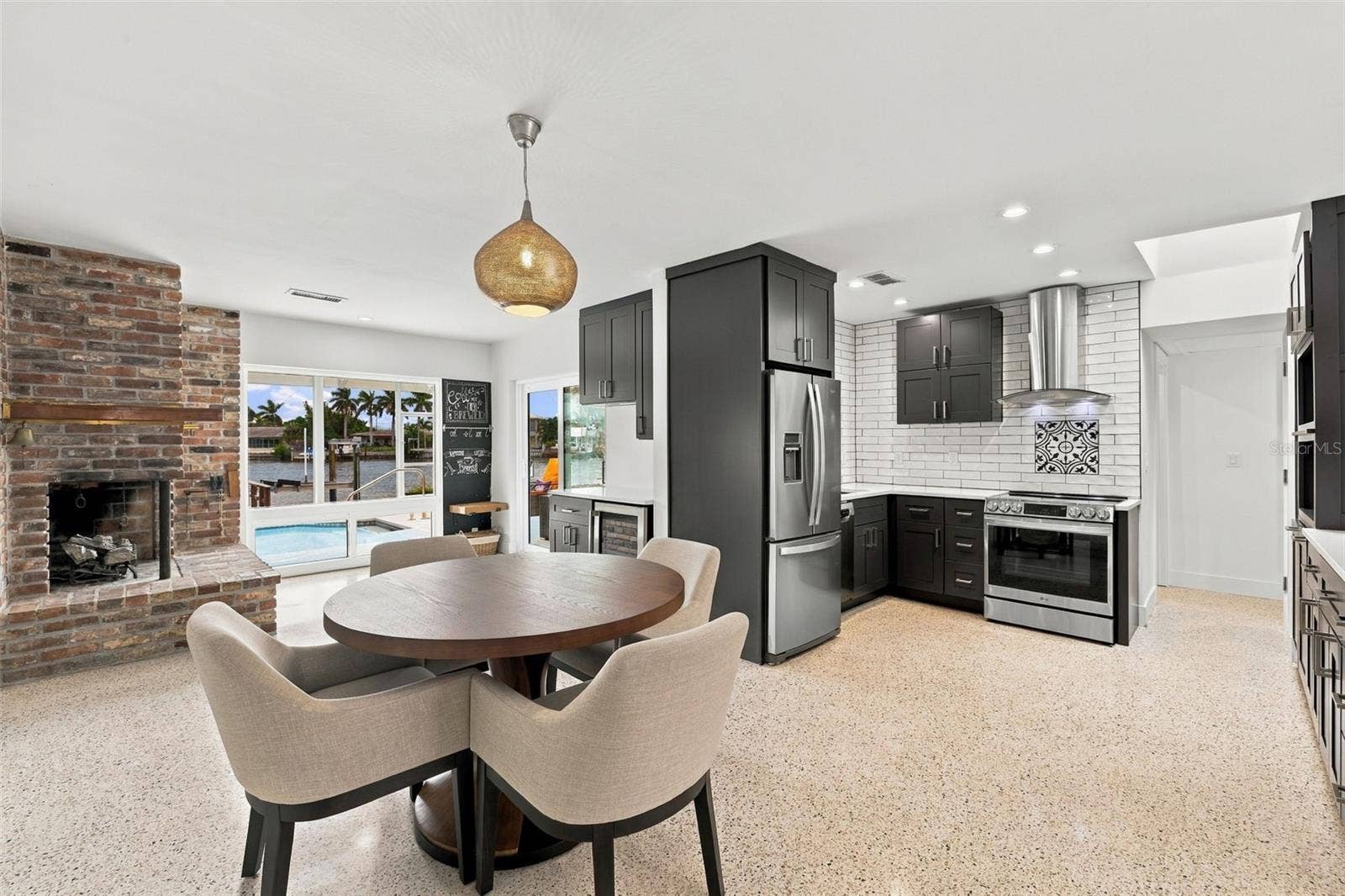 2440 S SHORE DRIVE SE, St Petersburg, FL 33705 2440 S SHORE DRIVE SE, St Petersburg, FL 33705