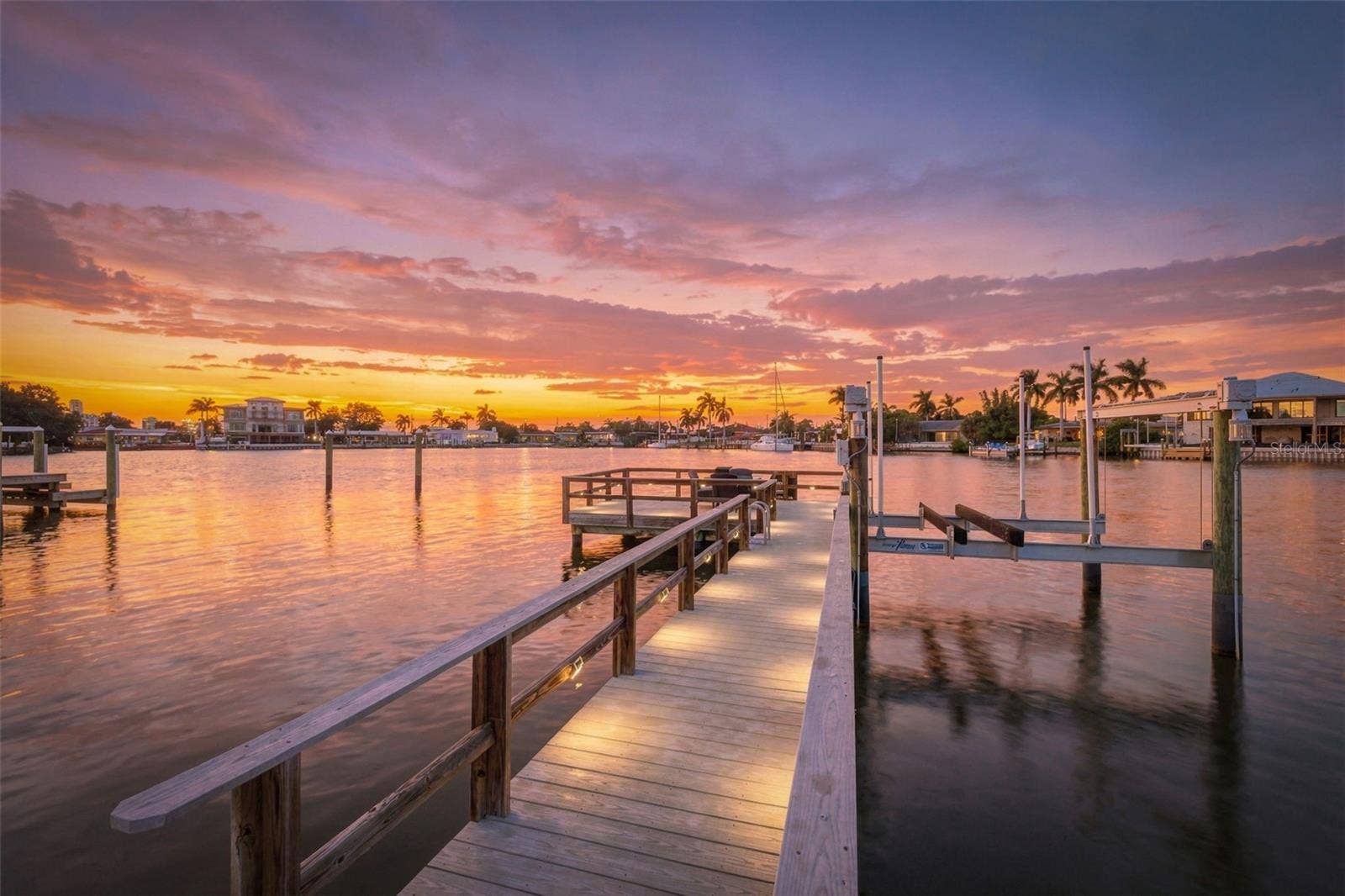 2440 S SHORE DRIVE SE, St Petersburg, FL 33705 2440 S SHORE DRIVE SE, St Petersburg, FL 33705