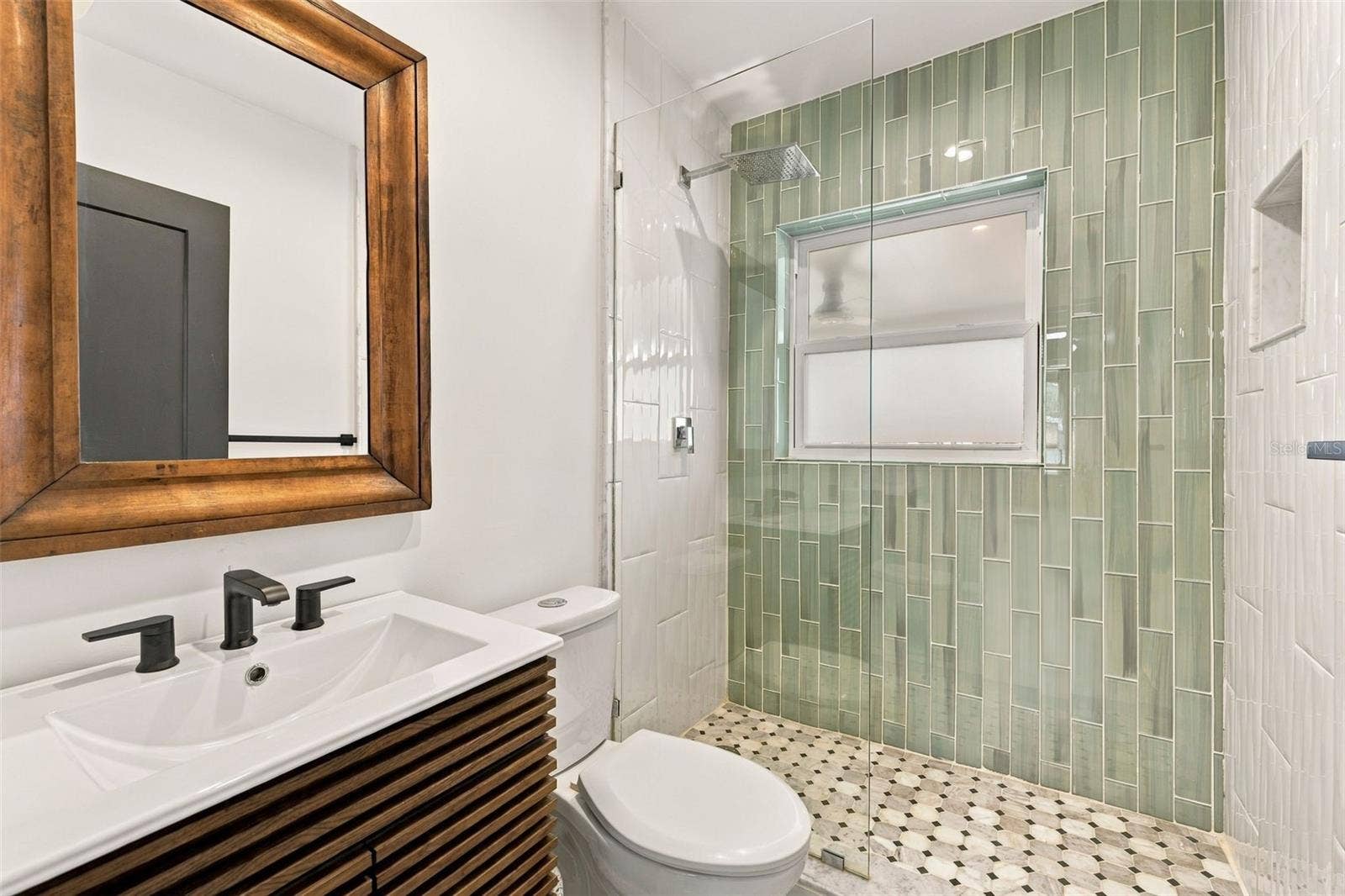 2440 S SHORE DRIVE SE, St Petersburg, FL 33705 2440 S SHORE DRIVE SE, St Petersburg, FL 33705