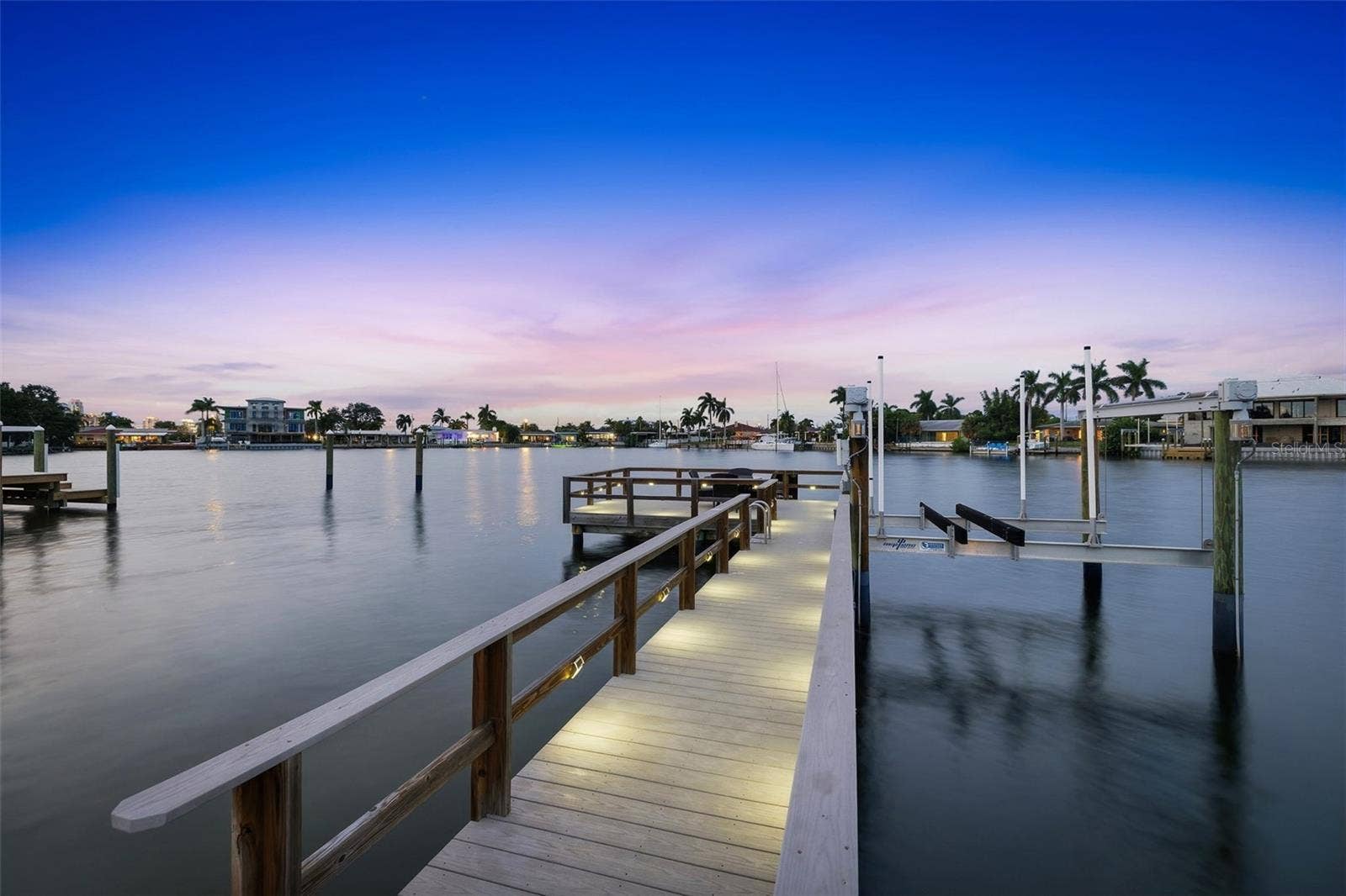 2440 S SHORE DRIVE SE, St Petersburg, FL 33705 2440 S SHORE DRIVE SE, St Petersburg, FL 33705